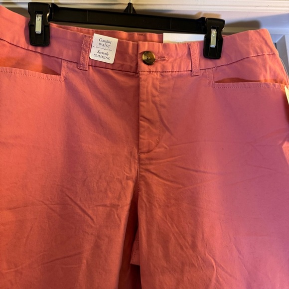 Croft&Barrow Mid-Rise Coral Capri Pants - Picture 2 of 7